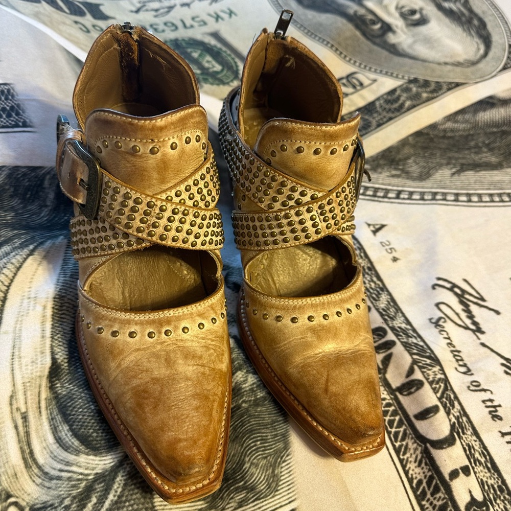 ARIAT COWGIRL BOOTS